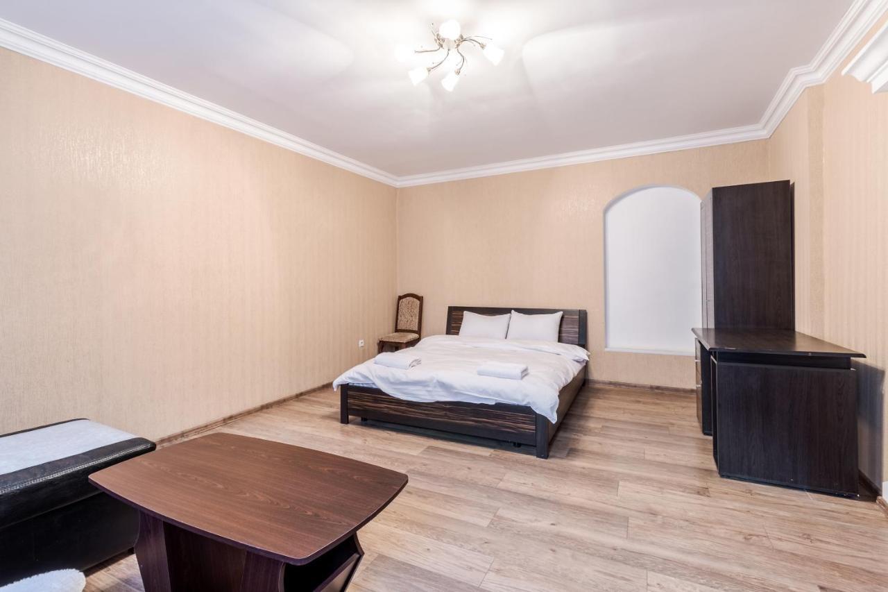 New Ruska Apartment Lviv Bagian luar foto